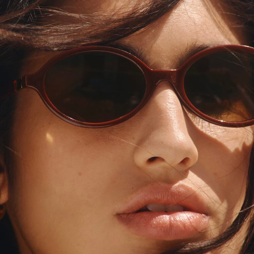 H&M Oval Sunglasses Burgundy 90s Retro Tinted UV Lens Gold Hinge Accen